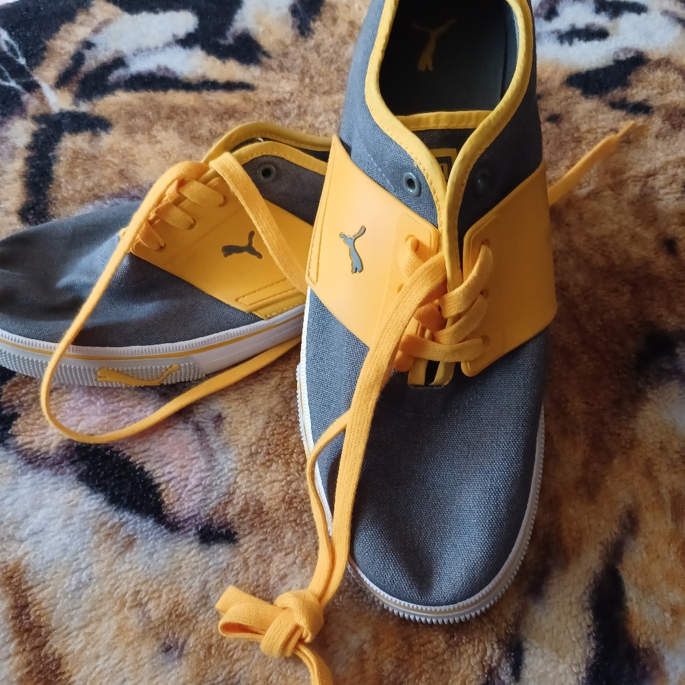 Pauma  mens shoes  size 9